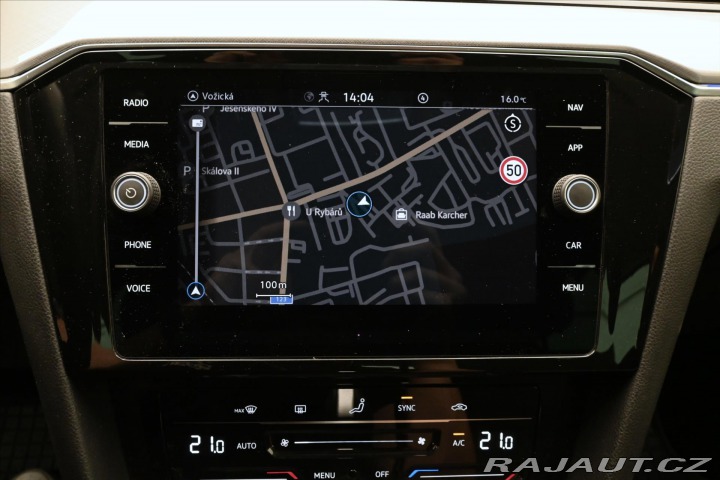 Volkswagen Passat 2,0 TDI 110kW DSG Busines 2023