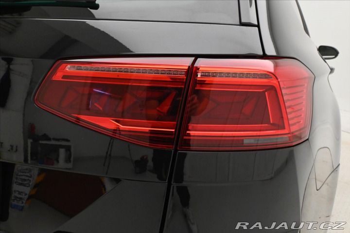 Volkswagen Passat 2,0 TDI 110kW DSG Busines 2023