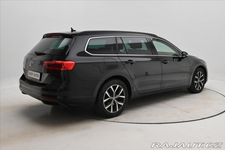 Volkswagen Passat 2,0 TDI 110kW DSG Busines 2023