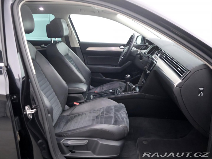 Volkswagen Passat 1,6 TDI Highline Tažné Pa 2016