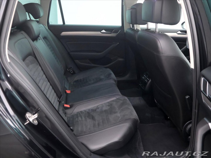 Volkswagen Passat 1,6 TDI Highline Tažné Pa 2016