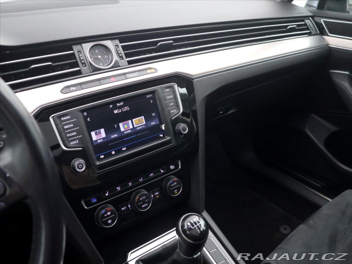 Volkswagen Passat 1,6 TDI Highline Tažné Pa 2016