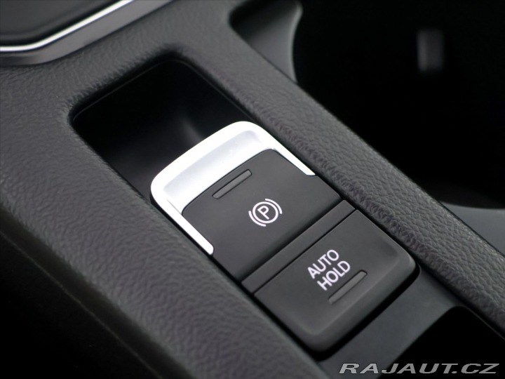 Volkswagen Passat 1,6 TDI Highline Tažné Pa 2016