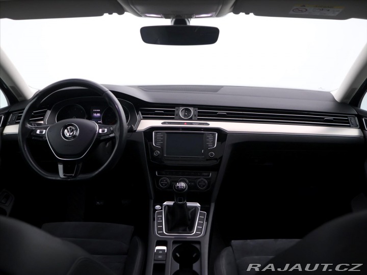 Volkswagen Passat 1,6 TDI Highline Tažné Pa 2016
