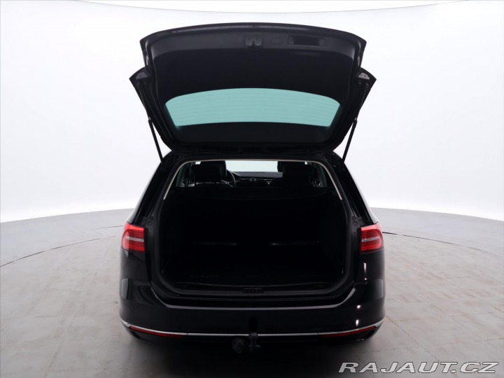 Volkswagen Passat 1,6 TDI Highline Tažné Pa 2016