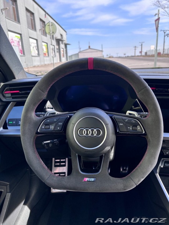 Audi RS3 2,5 TFSI 294kW quattro 1800