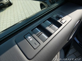 Land Rover Discovery 3,0 D250 Dyn SE,5let záru 2025