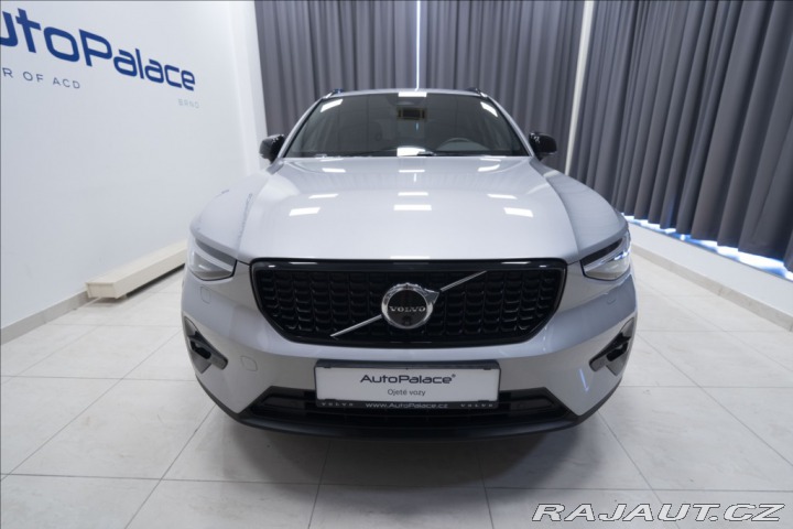 Volvo XC40 2,0 B3 NAVI KAMERA 360° T 2025
