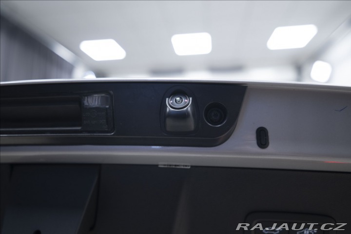 Volvo XC40 2,0 B3 NAVI KAMERA 360° T 2025