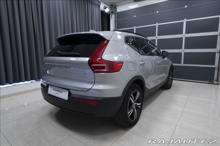 Volvo XC40 2,0 B3 NAVI KAMERA 360° T 2025