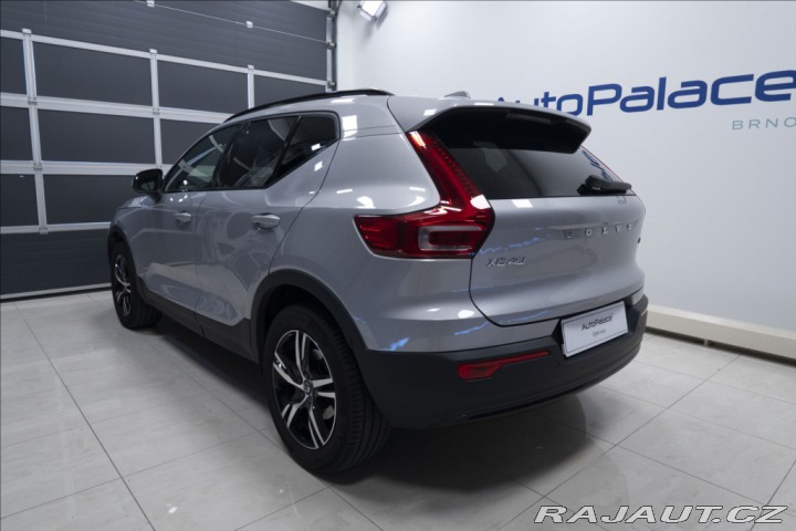 Volvo XC40 2,0 B3 NAVI KAMERA 360° T 2025