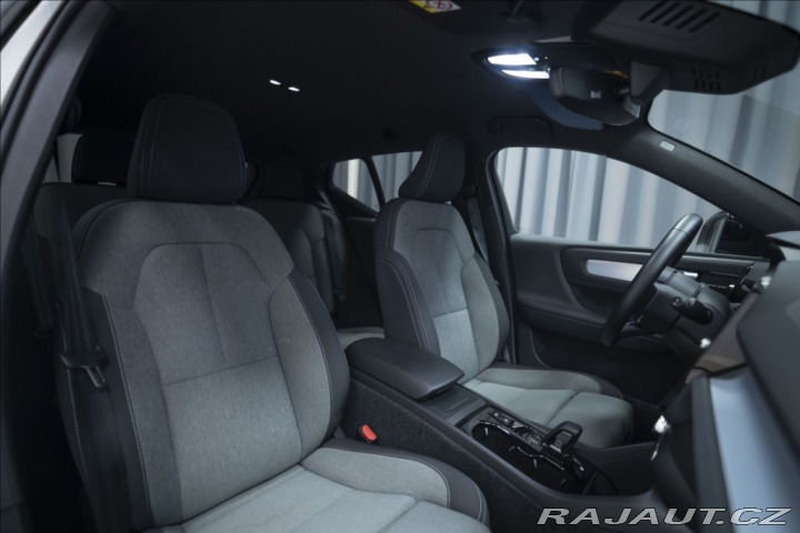 Volvo XC40 2,0 B3 NAVI KAMERA 360° T 2025