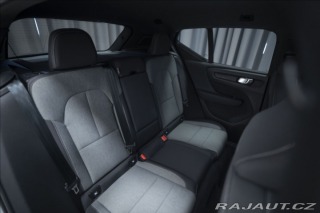 Volvo XC40 2,0 B3 NAVI KAMERA 360° T 2025