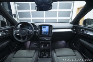 Volvo XC40 2,0 B3 NAVI KAMERA 360° T 2025