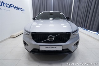 Volvo XC40 2,0 B3 NAVI KAMERA 360° T 2025