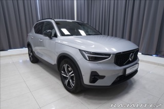 Volvo XC40 2,0 B3 NAVI KAMERA 360° T 2025