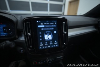 Volvo XC40 2,0 B3 NAVI KAMERA 360° T 2025