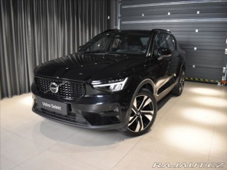 Volvo XC40 2,0 B3 PLUS Dark Bezklíč 2023