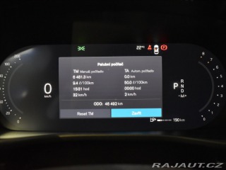 Volvo XC40 2,0 B3 PLUS Dark Bezklíč 2023