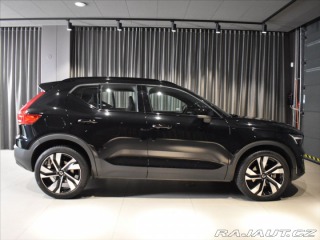 Volvo XC40 2,0 B3 PLUS Dark Bezklíč 2023