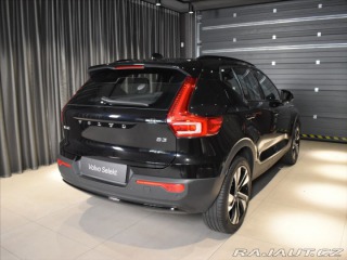 Volvo XC40 2,0 B3 PLUS Dark Bezklíč 2023