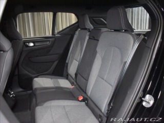 Volvo XC40 2,0 B3 PLUS Dark Bezklíč 2023