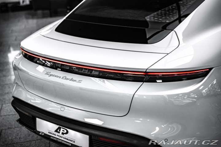 Porsche Taycan Turbo S PCCB/PDCC/PDLS+/P 2021