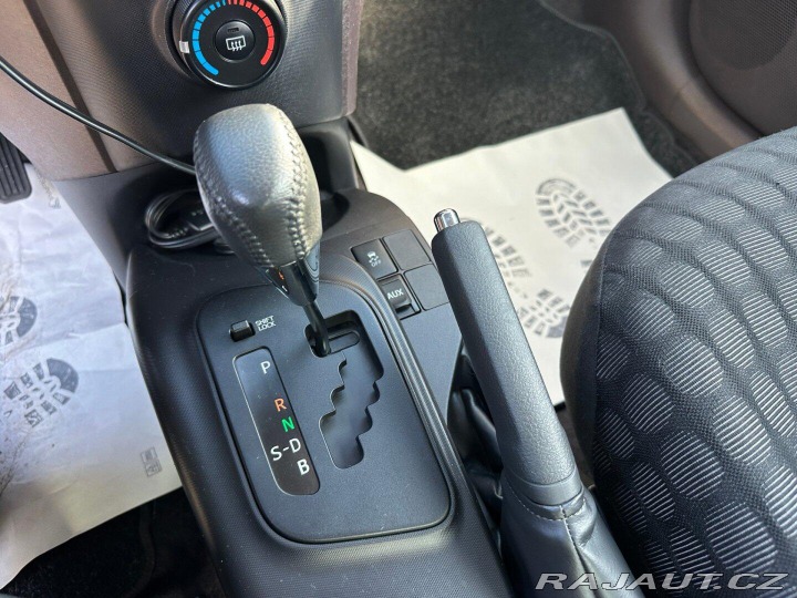 Toyota iQ 1,0 50Kw Automat 2010