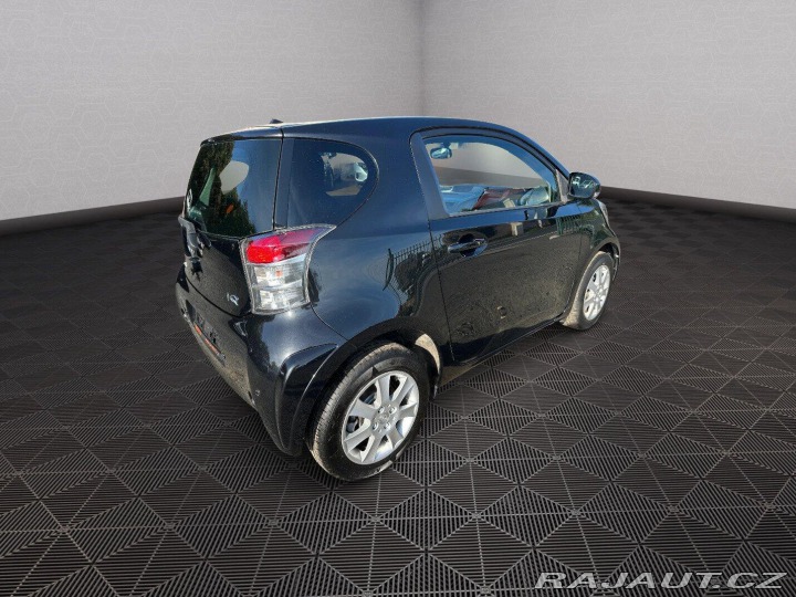 Toyota iQ 1,0 50Kw Automat 2010