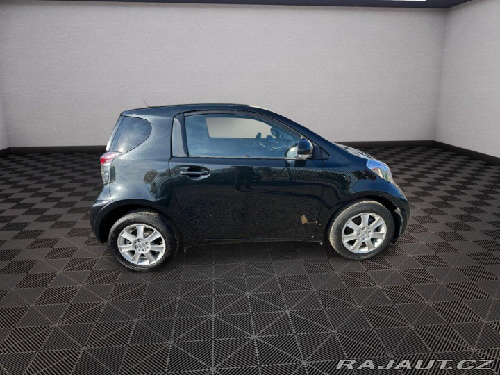 Toyota iQ 1,0 50Kw Automat 2010