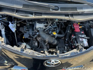 Toyota iQ 1,0 50Kw Automat 2010