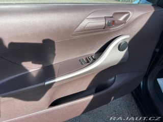 Toyota iQ 1,0 50Kw Automat 2010
