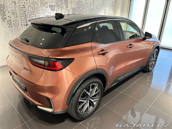 Lexus Ostatní modely LBX 1,5L HEV EMOTION TECH 1800