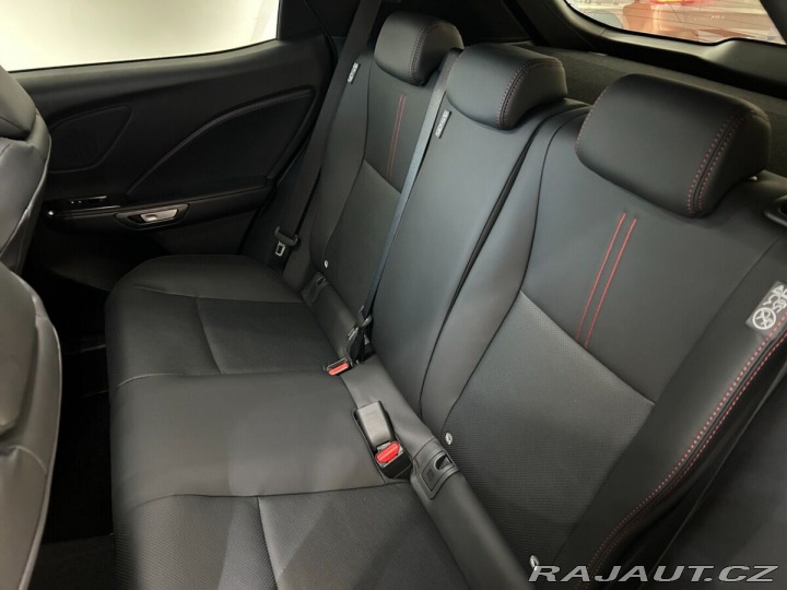 Lexus Ostatní modely LBX 1,5L HEV EMOTION TECH 1800