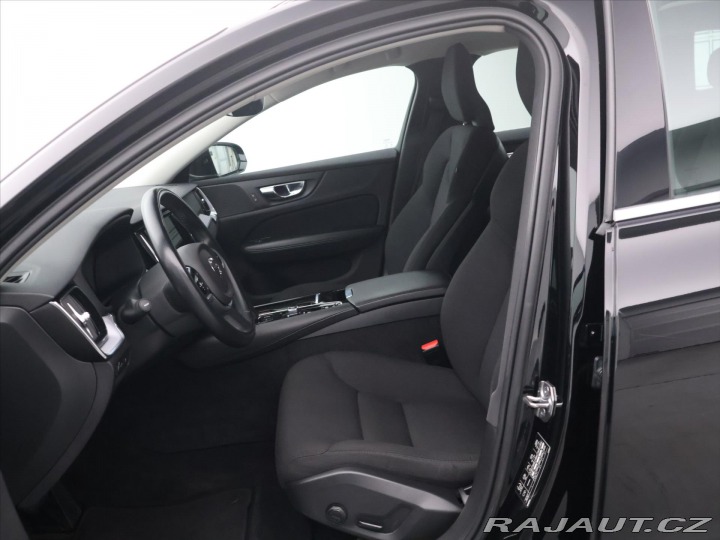 Volvo V60 2,0 T6 186kW 4x4 Momentum 2021