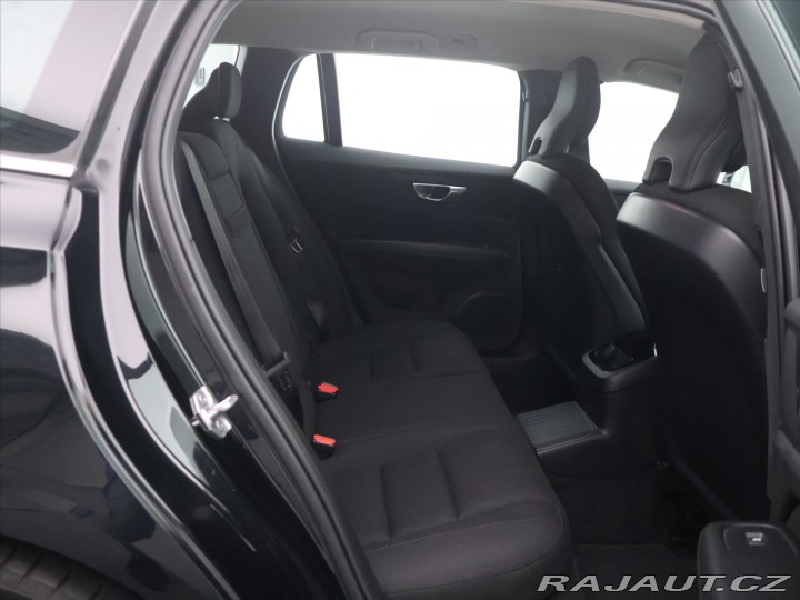 Volvo V60 2,0 T6 186kW 4x4 Momentum 2021