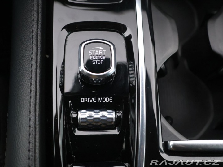 Volvo V60 2,0 T6 186kW 4x4 Momentum 2021