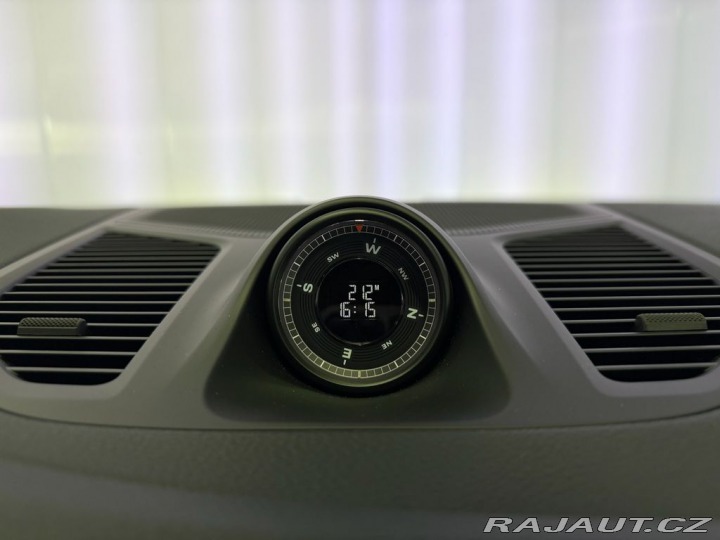 Porsche Cayenne e-HYBRID SPORT CHRONO, AI 2025