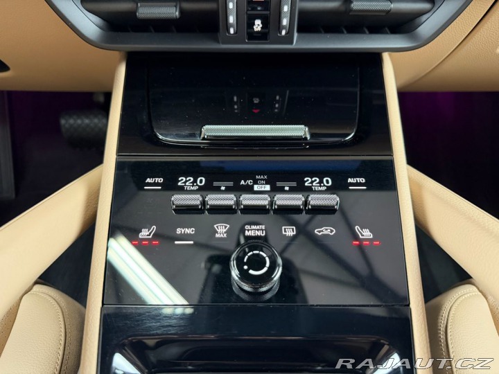 Porsche Cayenne e-HYBRID SPORT CHRONO, AI 2025