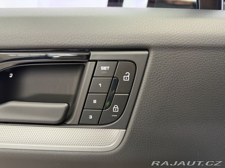Porsche Cayenne e-HYBRID SPORT CHRONO, AI 2025