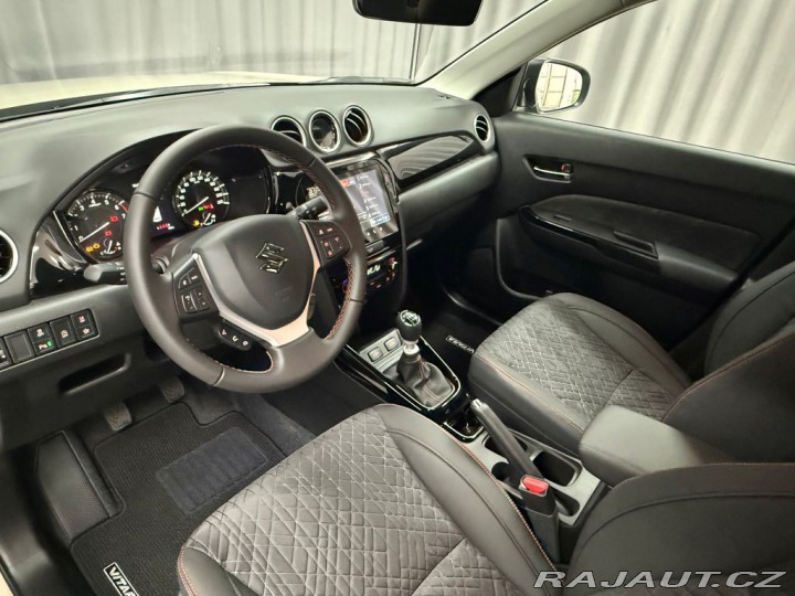 Suzuki Vitara 1,4 Black ed. 4x2, zimní 2026