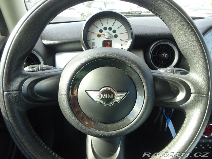 Mini One 1.6 72kW SERVIS POLOKŮŽE 2013