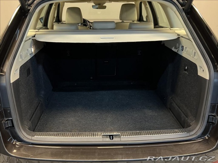 Škoda Superb 2,0 L&K DSG COMBI 2017