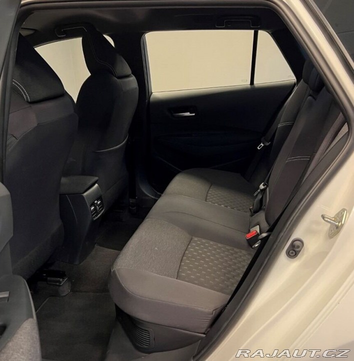 Toyota Corolla 1,8 Hybrid AT Comfort Bus 2026