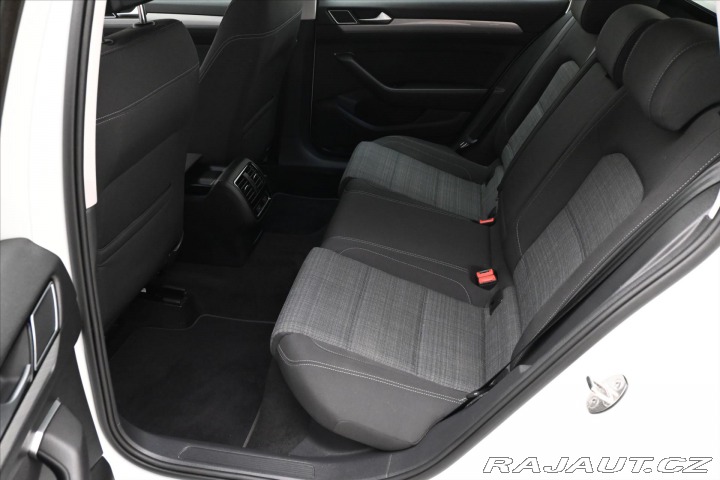 Volkswagen Passat 2,0 TDI 110kW Business Zá 2021