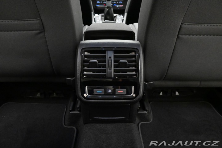 Volkswagen Passat 2,0 TDI 110kW Business Zá 2021