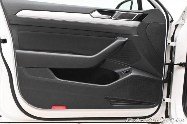 Volkswagen Passat 2,0 TDI 110kW Business Zá 2021
