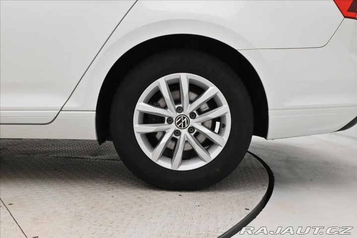 Volkswagen Passat 2,0 TDI 110kW Business Zá 2021