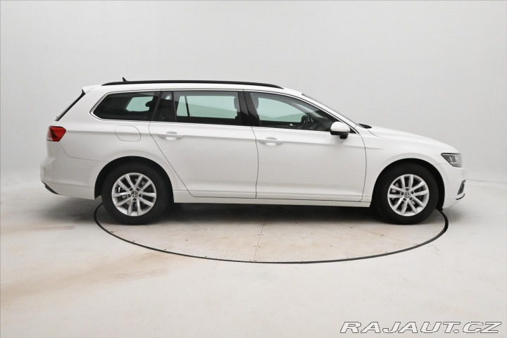 Volkswagen Passat 2,0 TDI 110kW Business Zá 2021