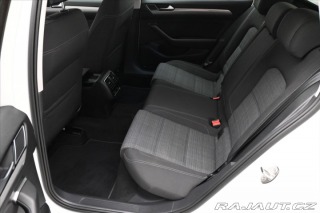 Volkswagen Passat 2,0 TDI 110kW Business Zá 2021